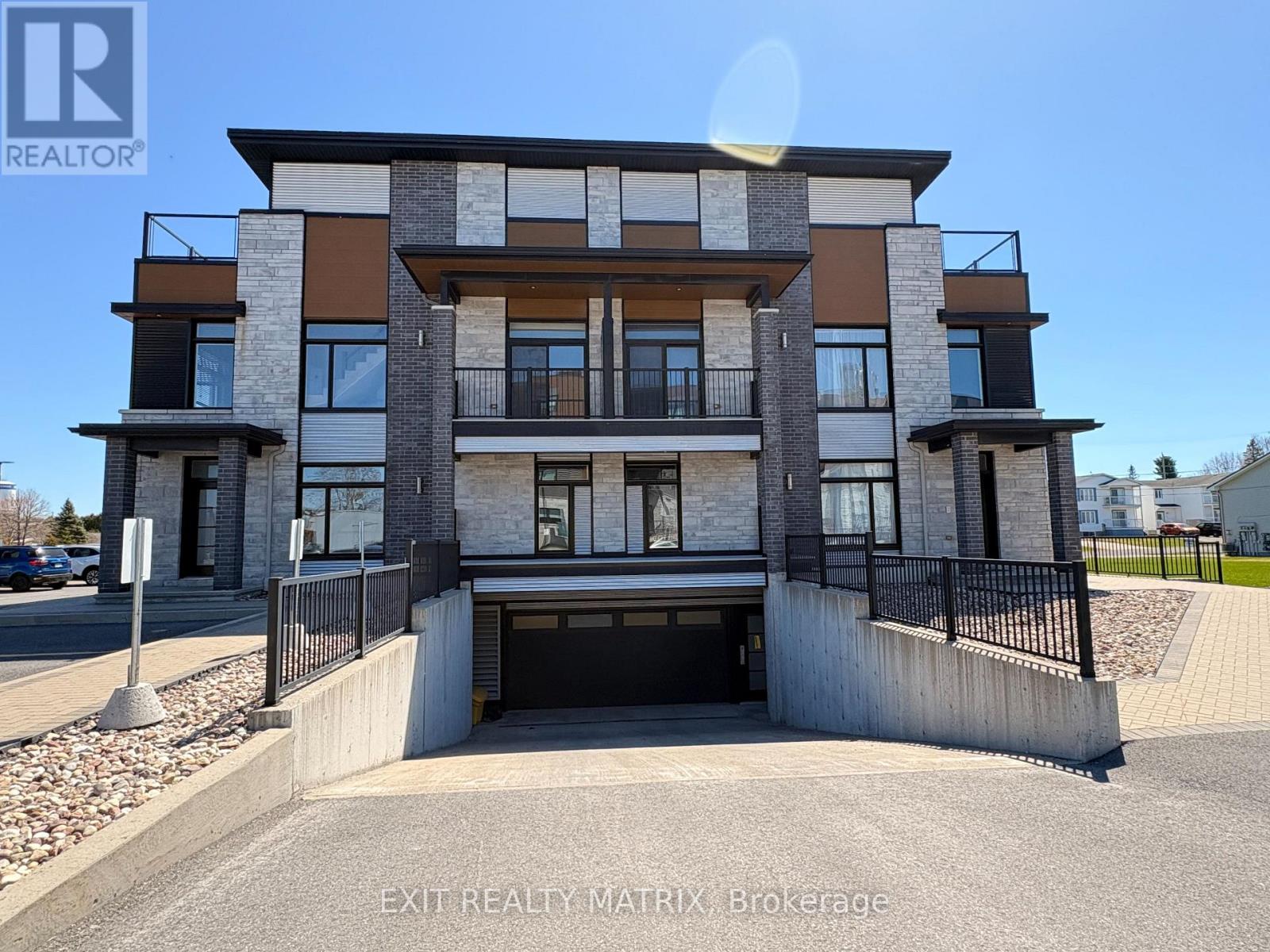 106 - 17 AQUATRIA STREET