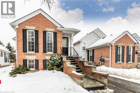 61 WAKE ROBIN Drive Kitchener ON N2E3L4