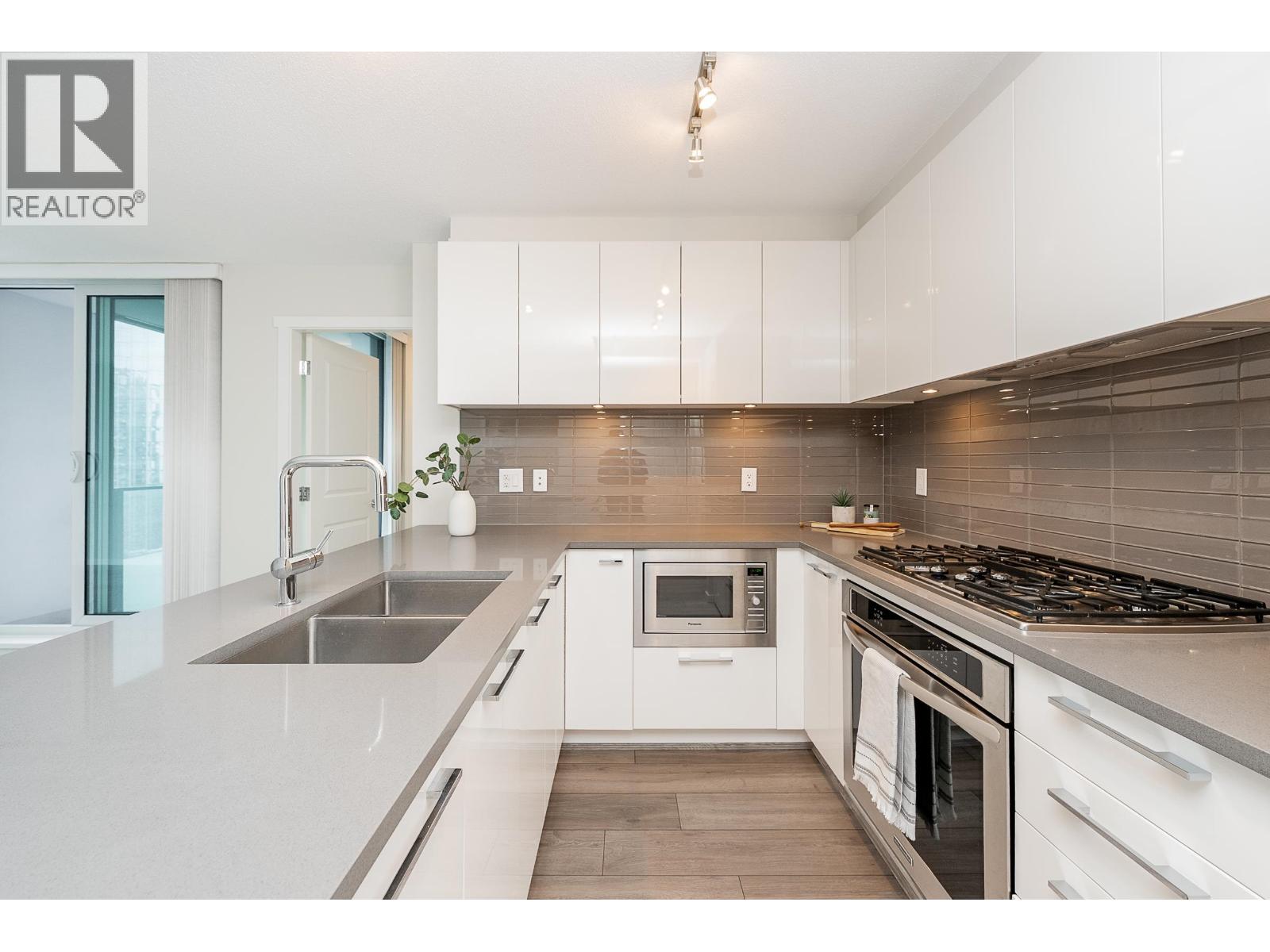 2007 6658 DOW AVENUE