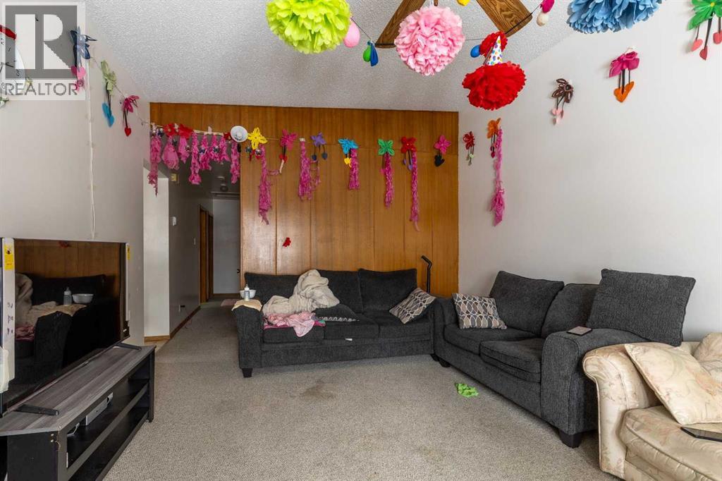 622 & 624 22 Street N