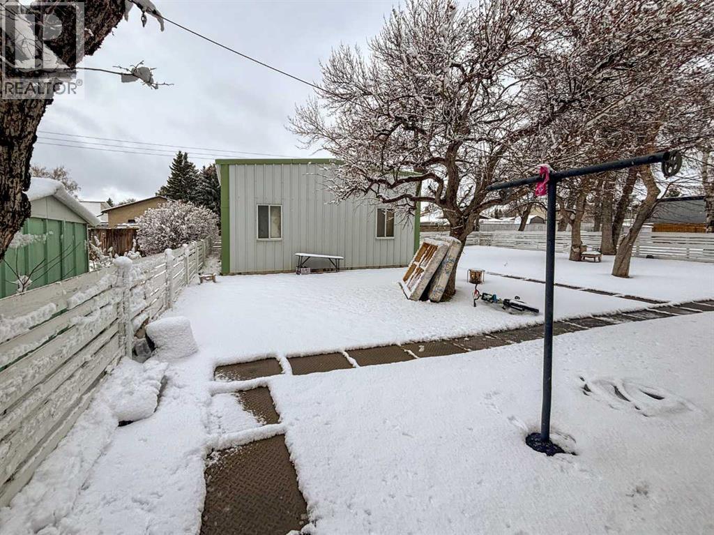 622 & 624 22 Street N