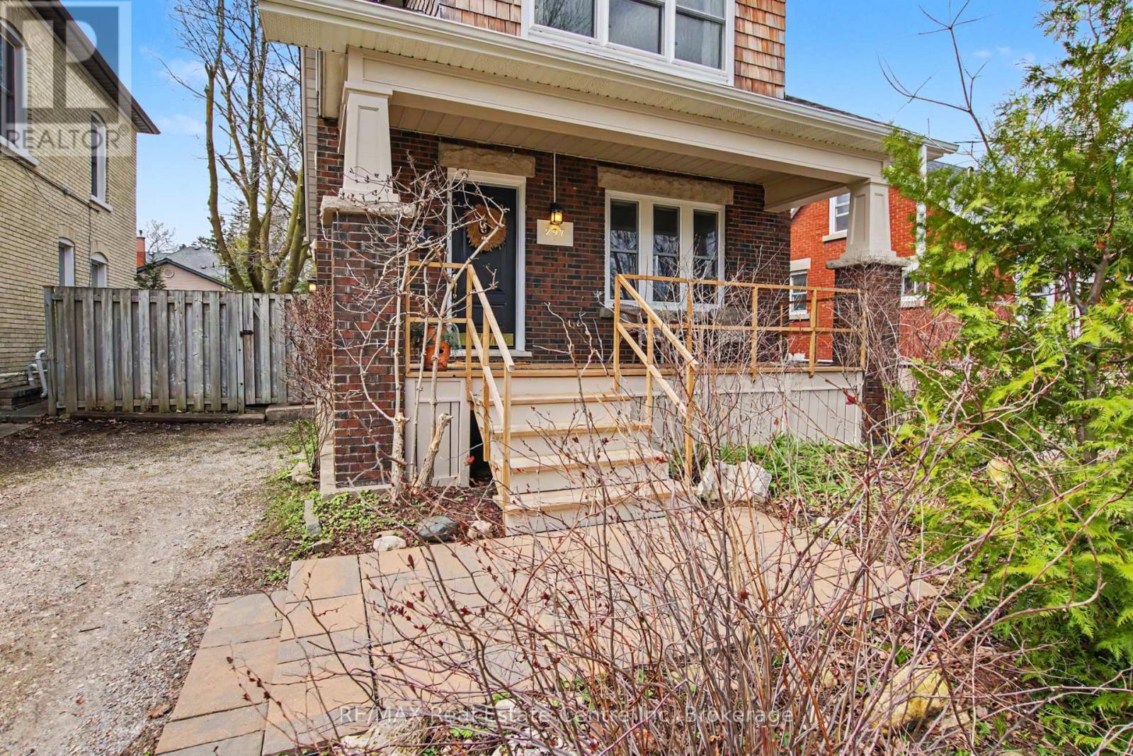 297 WATERLOO AVENUE