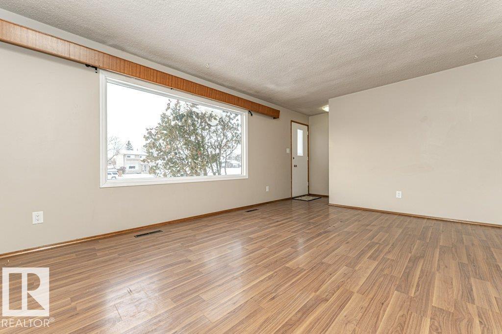 13315-13317 82 ST NW