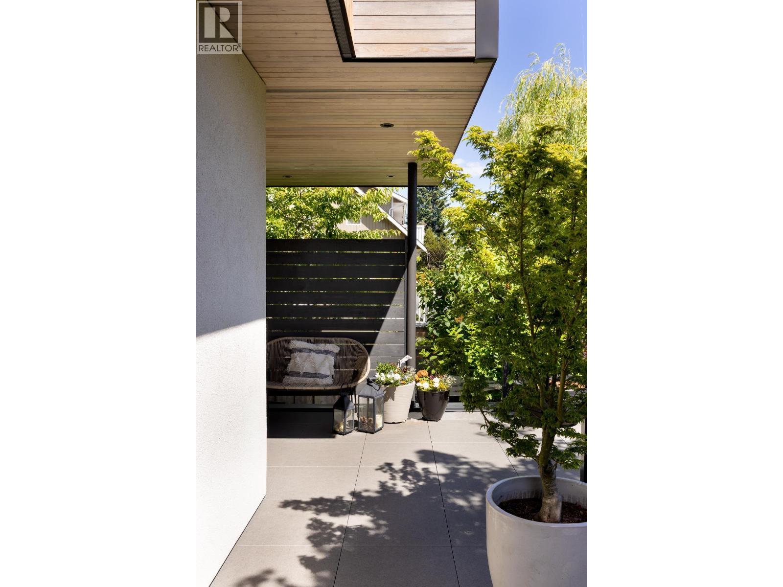 452 E 4TH STREET