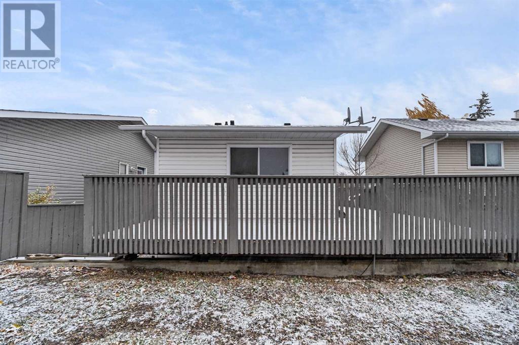 211 Sandstone Drive NW