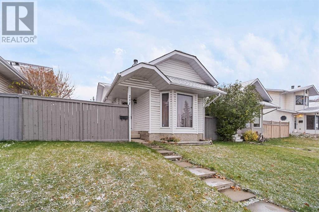 211 Sandstone Drive NW