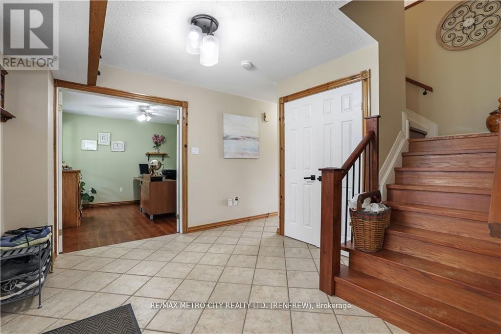 121 PHEASANT RUN