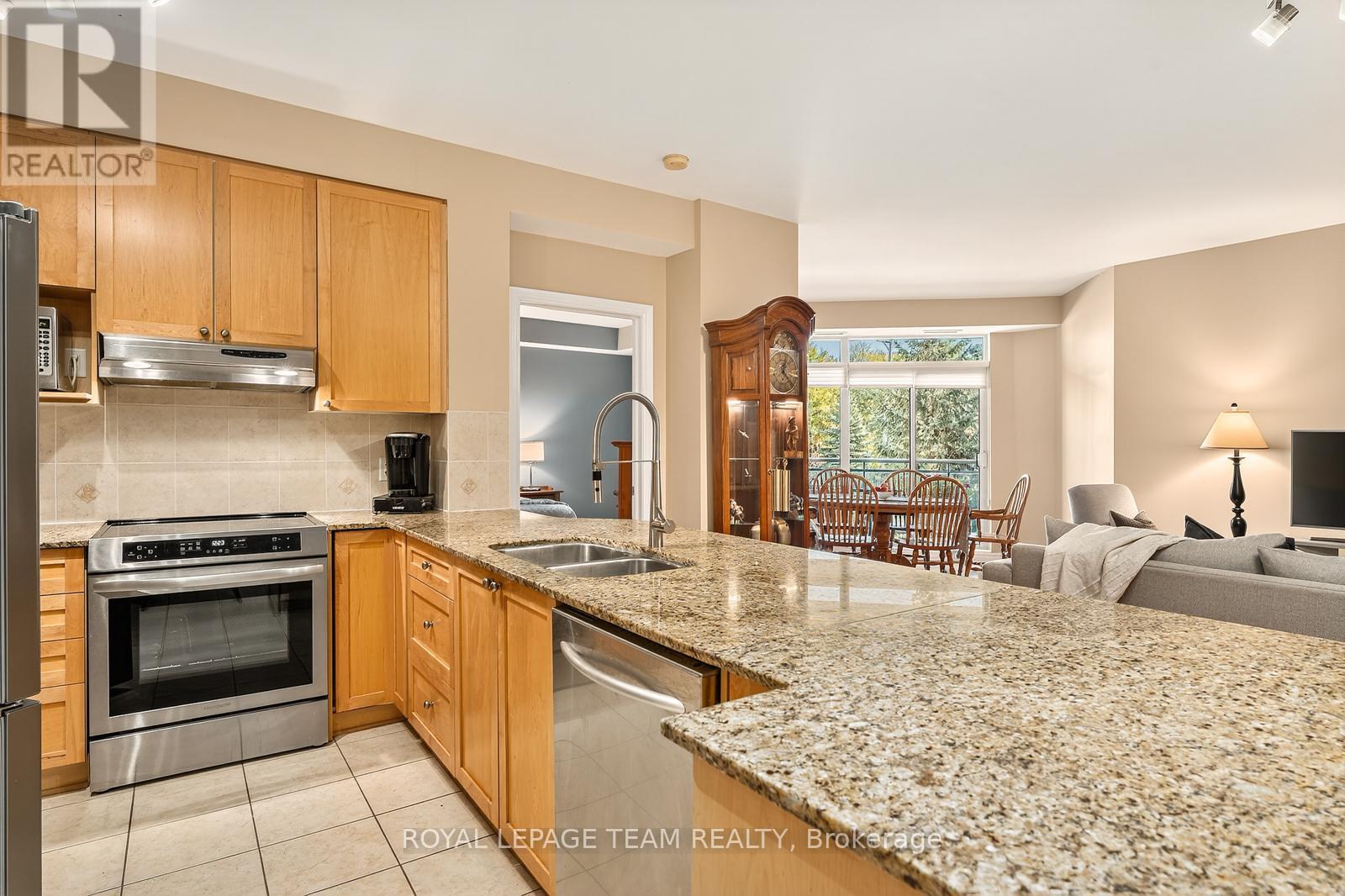 230 - 205 BOLTON STREET