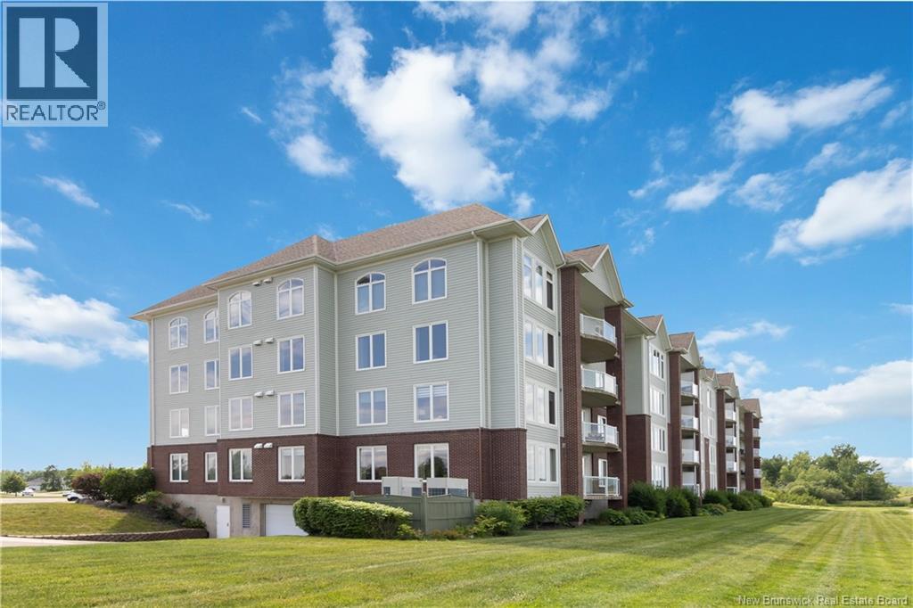 Photo 1 of 44 — 185 Royal Oaks Boulevard Unit# 208, Moncton, NB E1H2P7