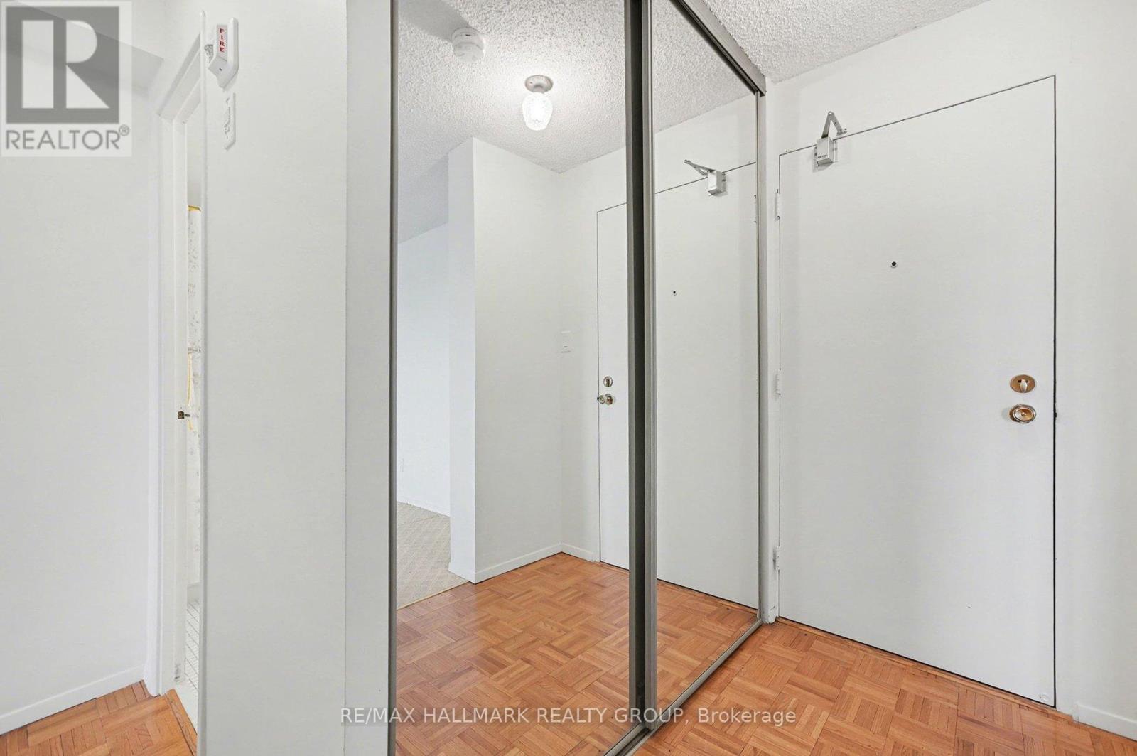 1402 - 665 BATHGATE DRIVE