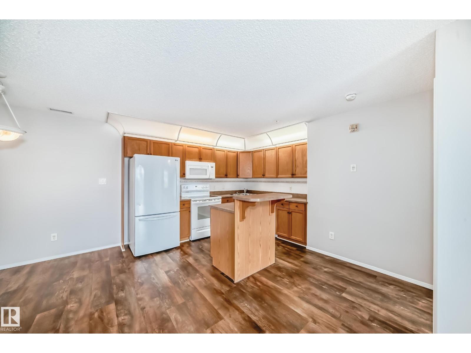 #323 16303 95 ST NW