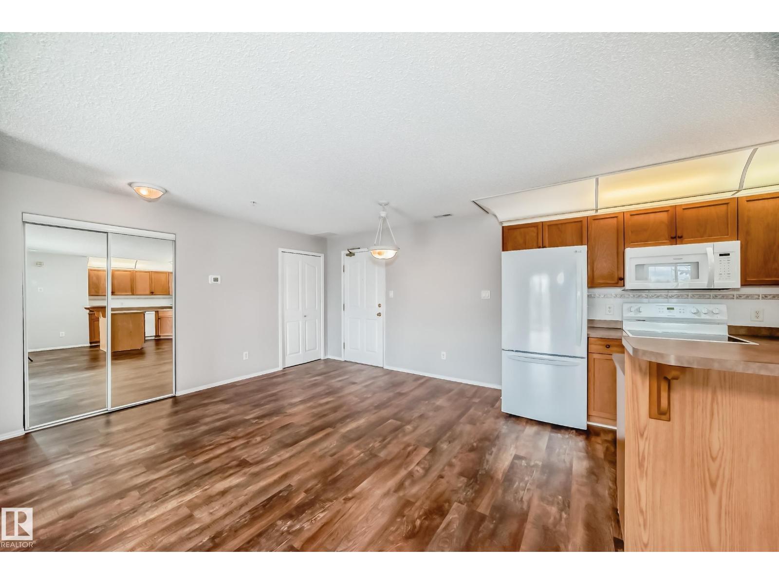 #323 16303 95 ST NW