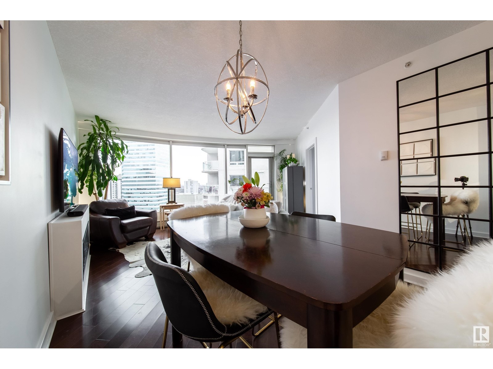 #1504 10152 104 ST NW