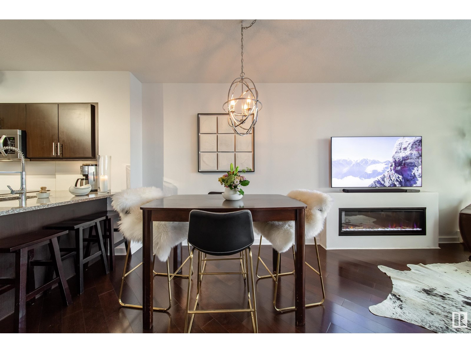 #1504 10152 104 ST NW