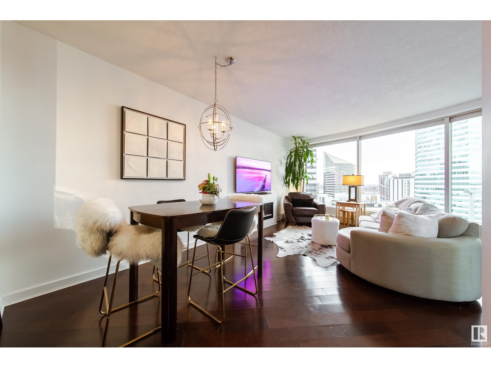 #1504 10152 104 ST NW