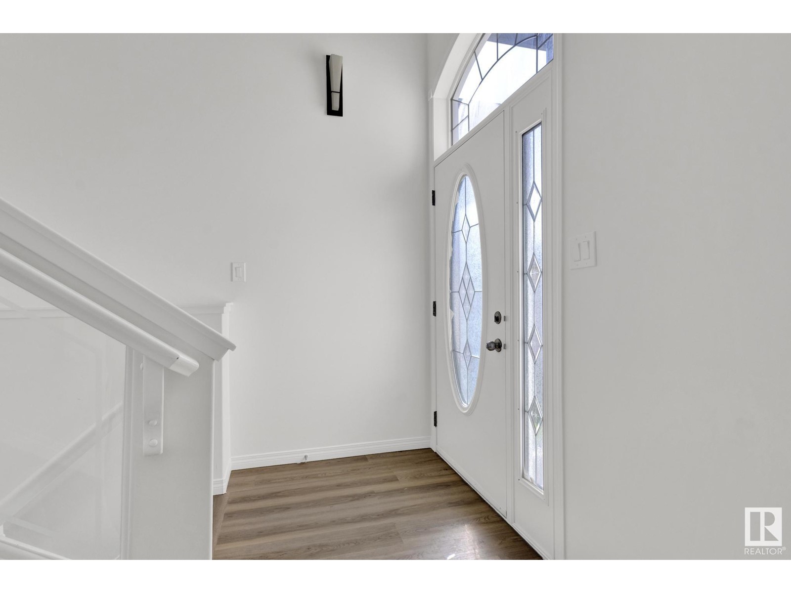 350 MACEWAN RD SW