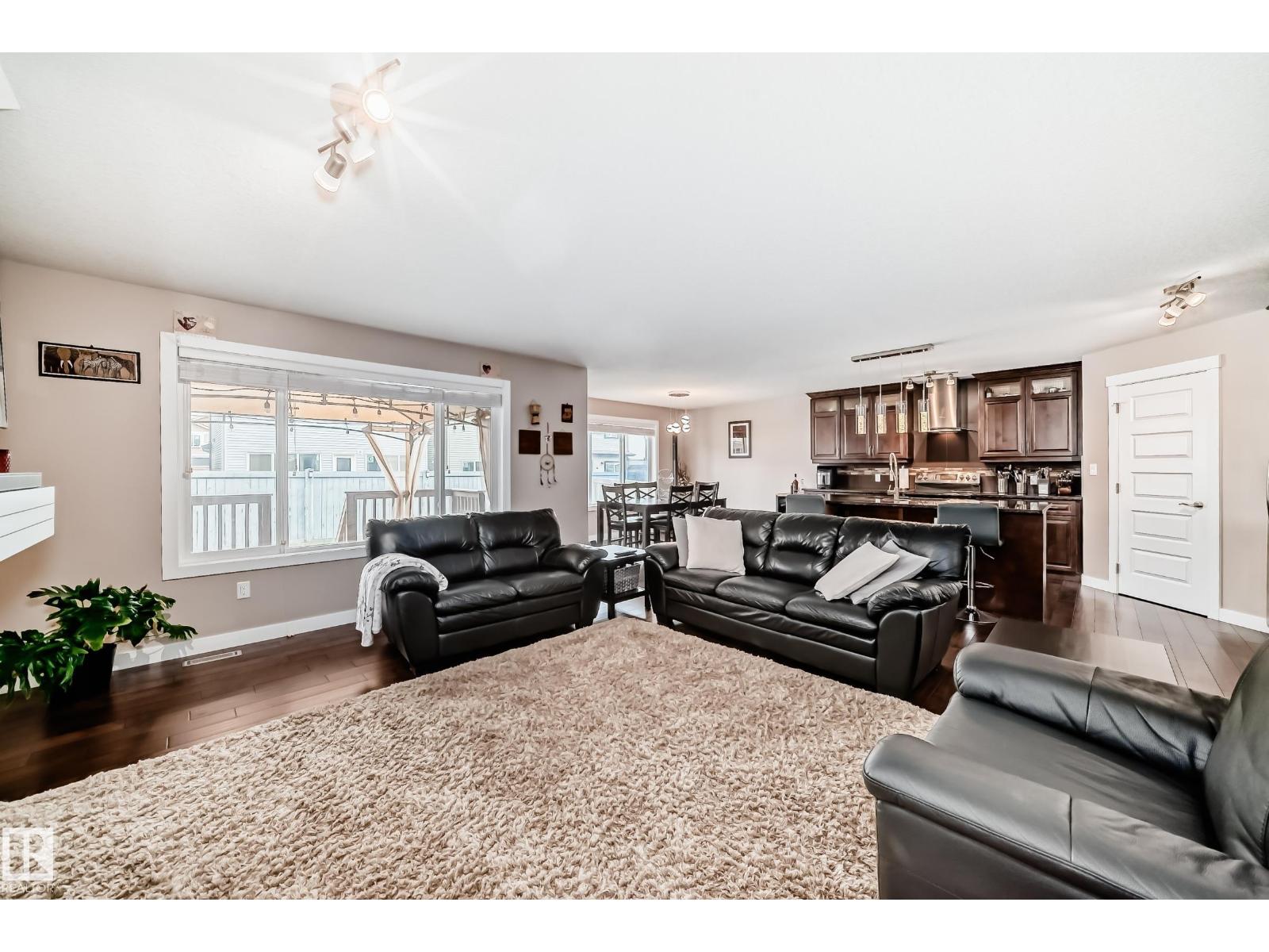 8710 180A AV NW