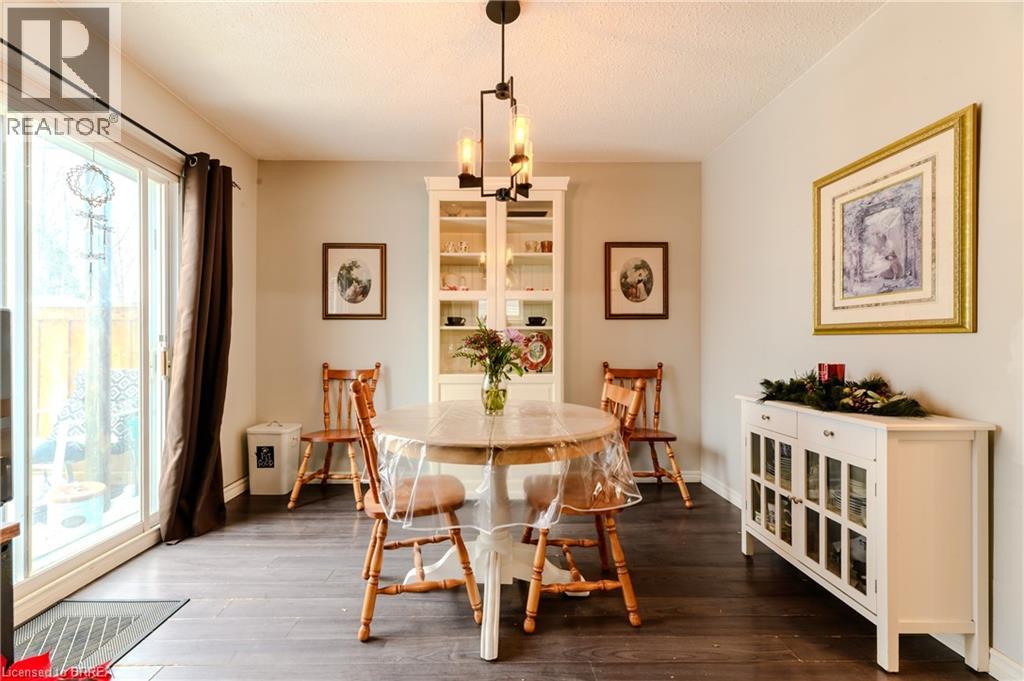 12 WHITE OWL Crescent