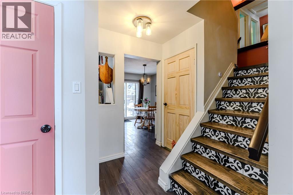 12 WHITE OWL Crescent