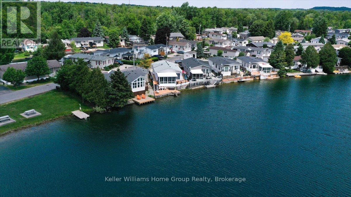 10 HEMLOCK CRESCENT
