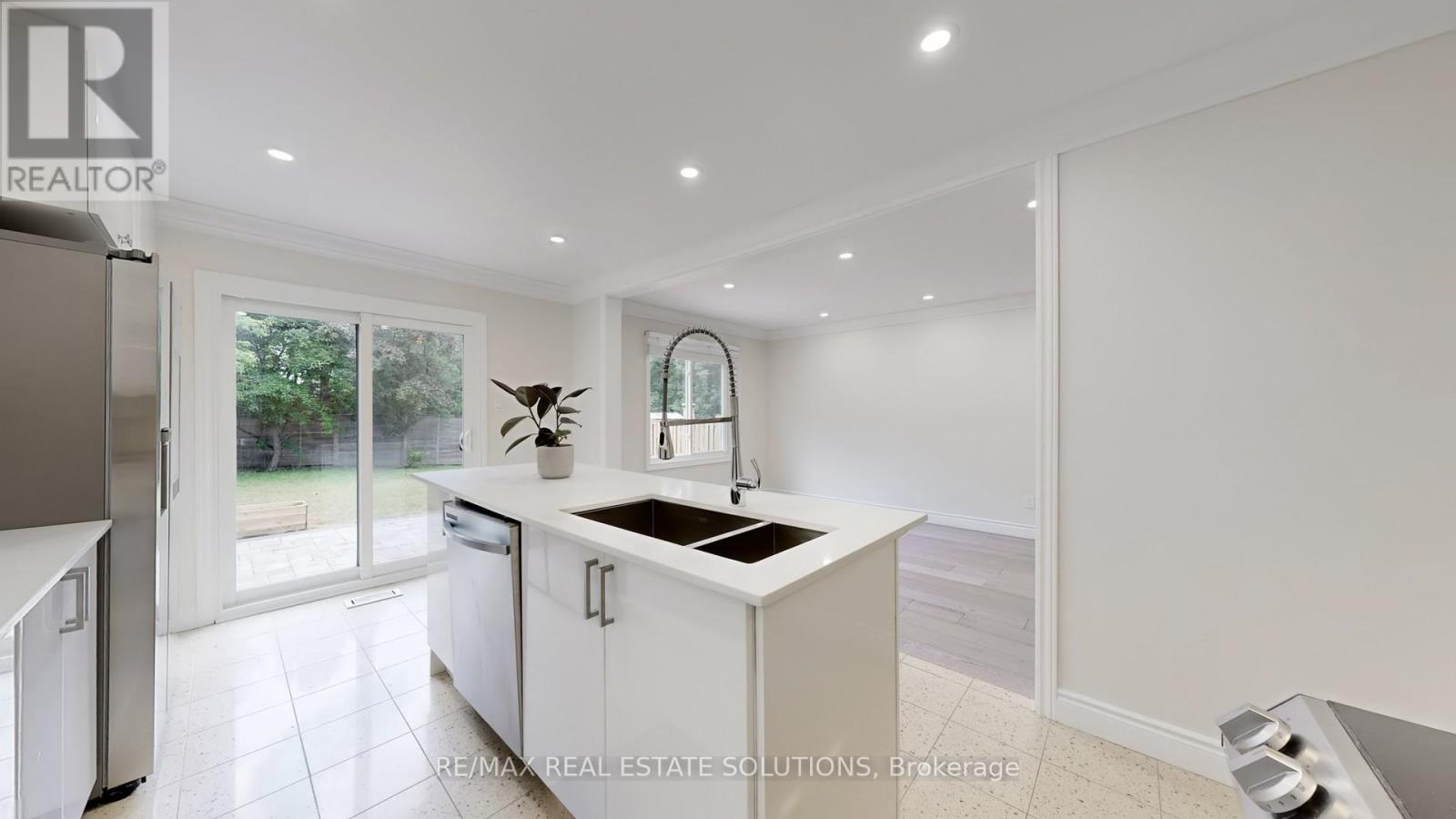3 PAULINE COURT