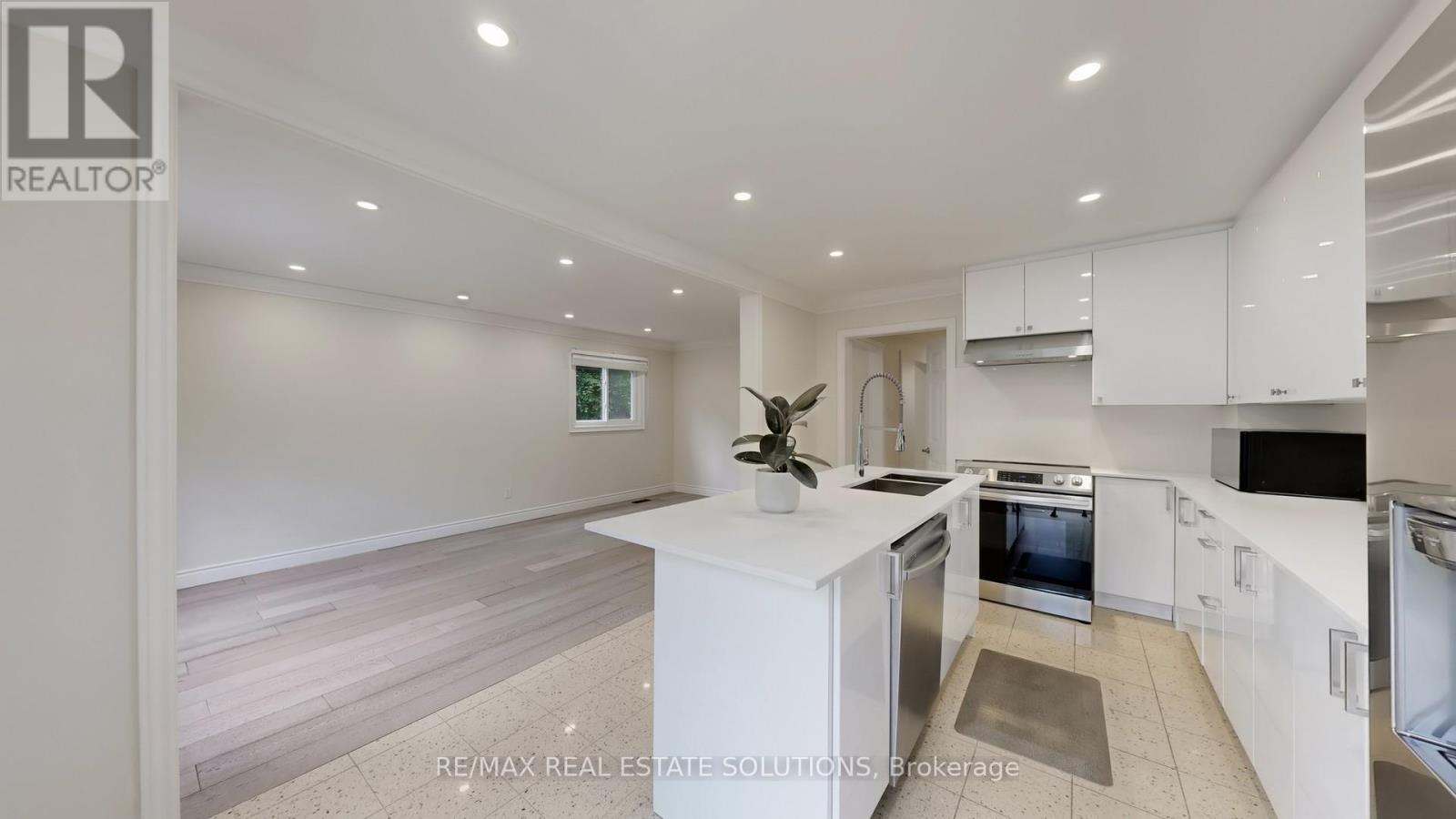 3 PAULINE COURT