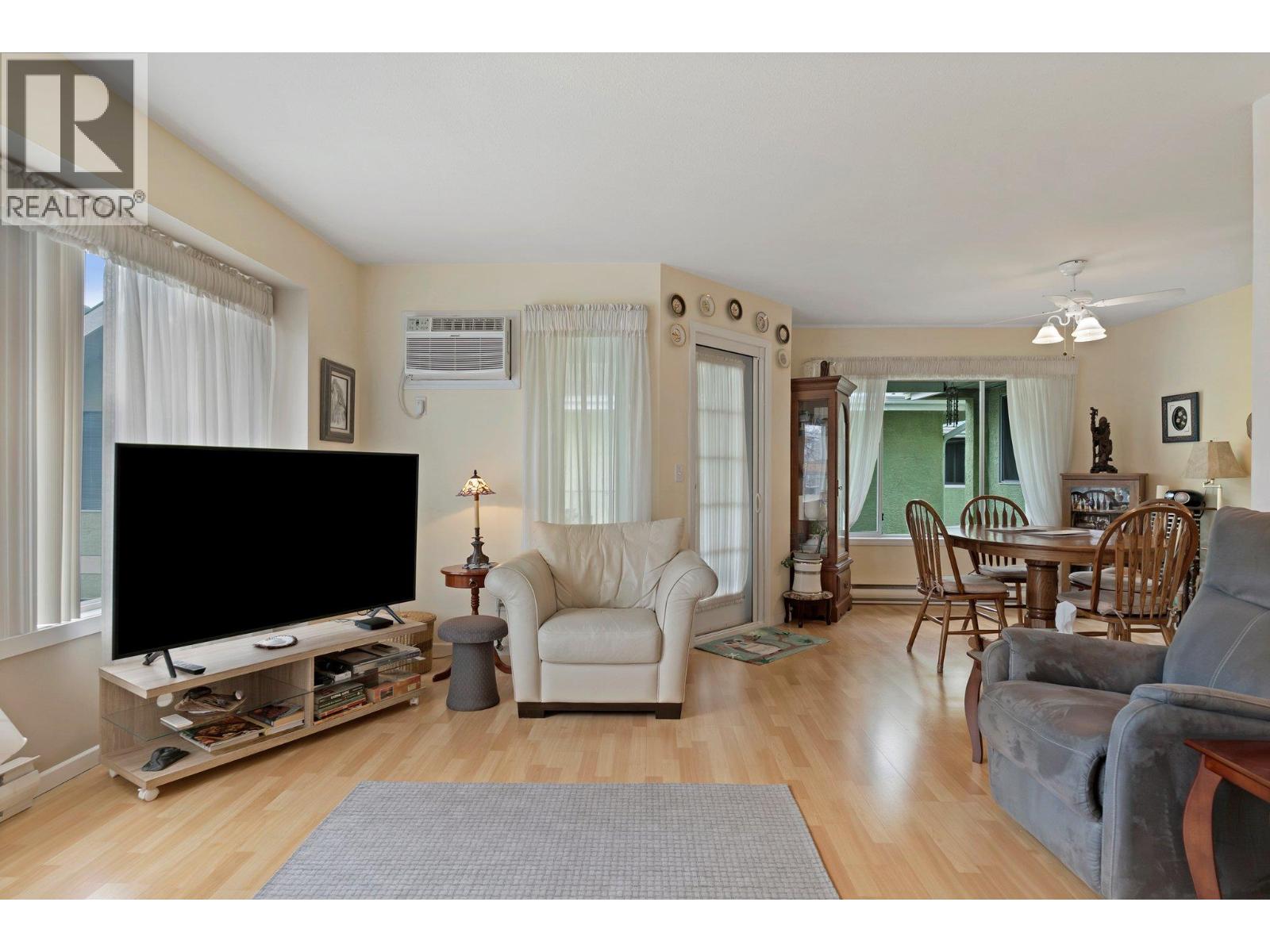 780 Houghton Road Unit# 412