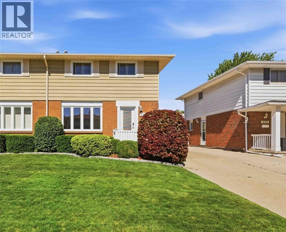 Photo 1 of 41 — 637 ROGER STREET, Sarnia, ON N7S4A5