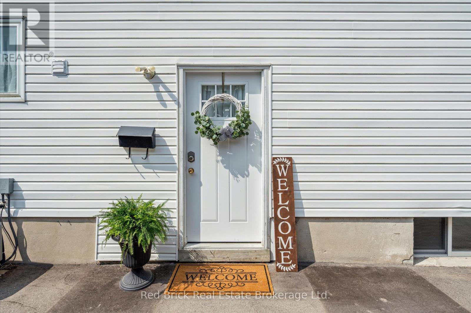 605 WILLOW ROAD