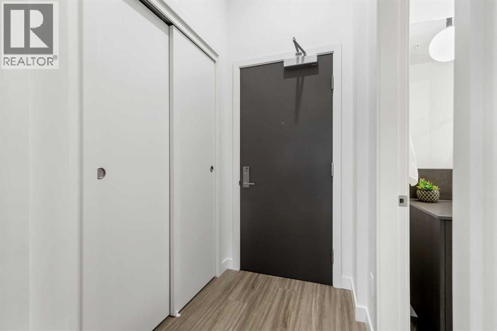 713, 730 2 Avenue SW