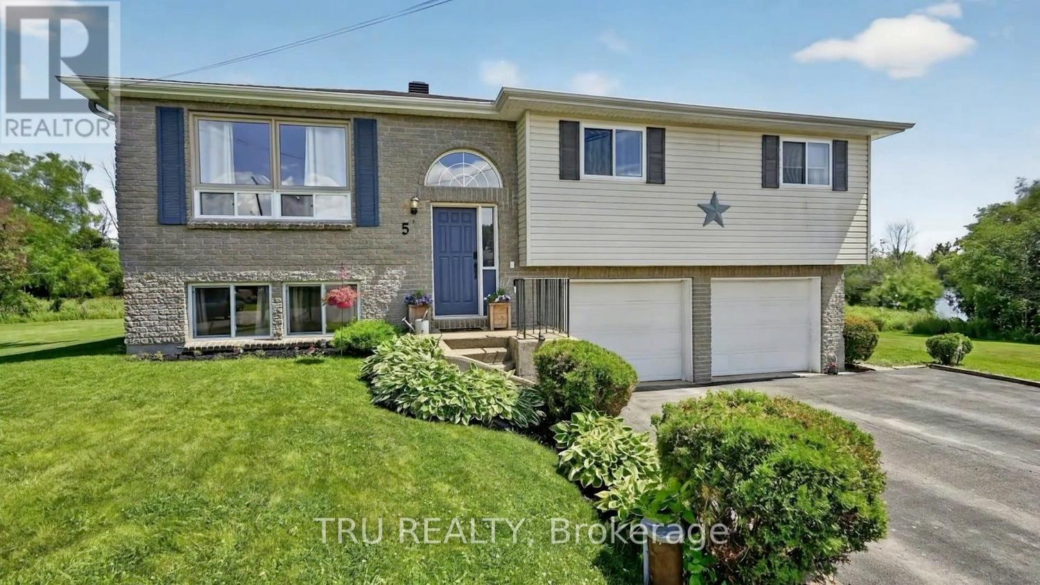 Photo 1 of 31 — 5 BROOKVIEW CRESCENT, Athens, ON K0E1B0