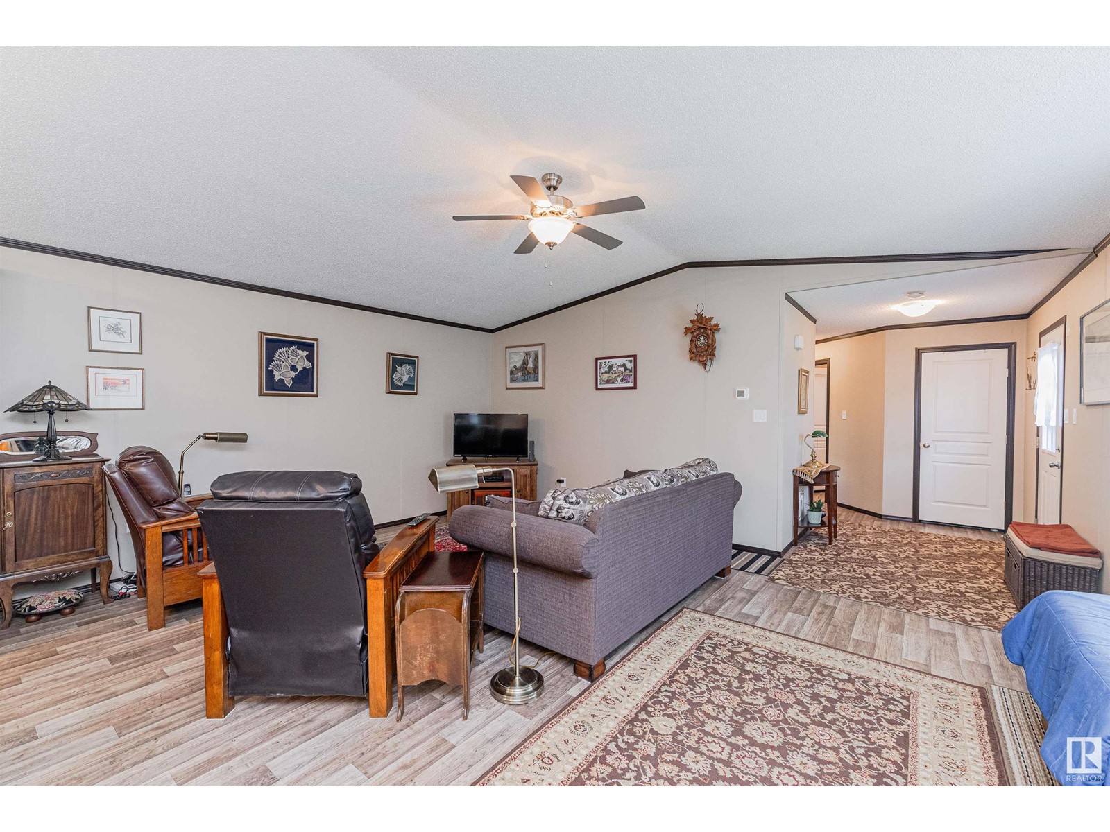 13 Laurel DR