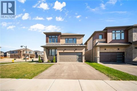 1 BEE Crescent Brantford ON N3T0V7