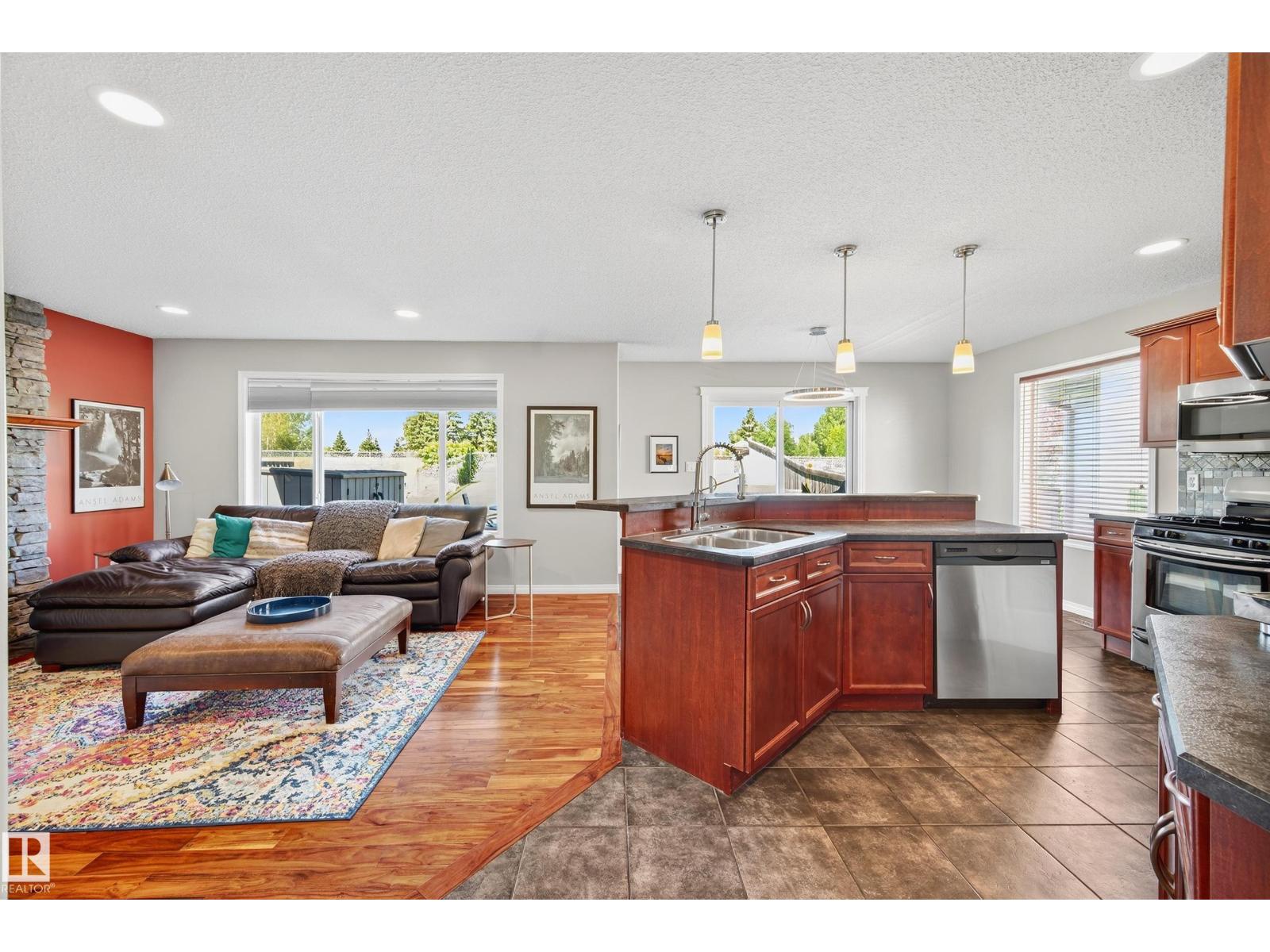 20628 92 AV NW