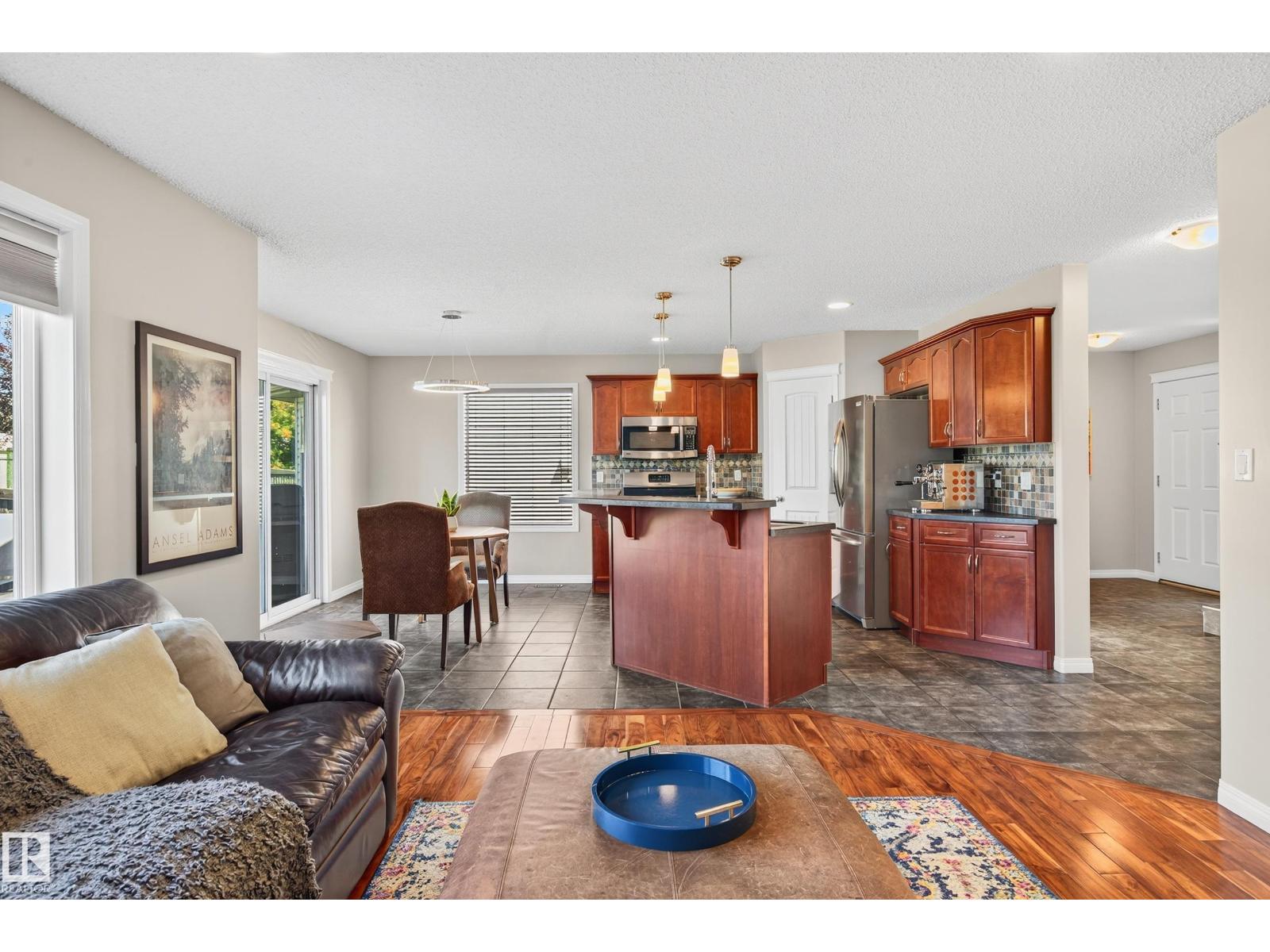 20628 92 AV NW