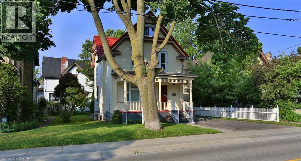 127 DUKE Street E
