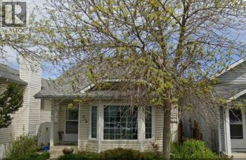 243 Erin Meadow Close SE Calgary AB T2B3E6