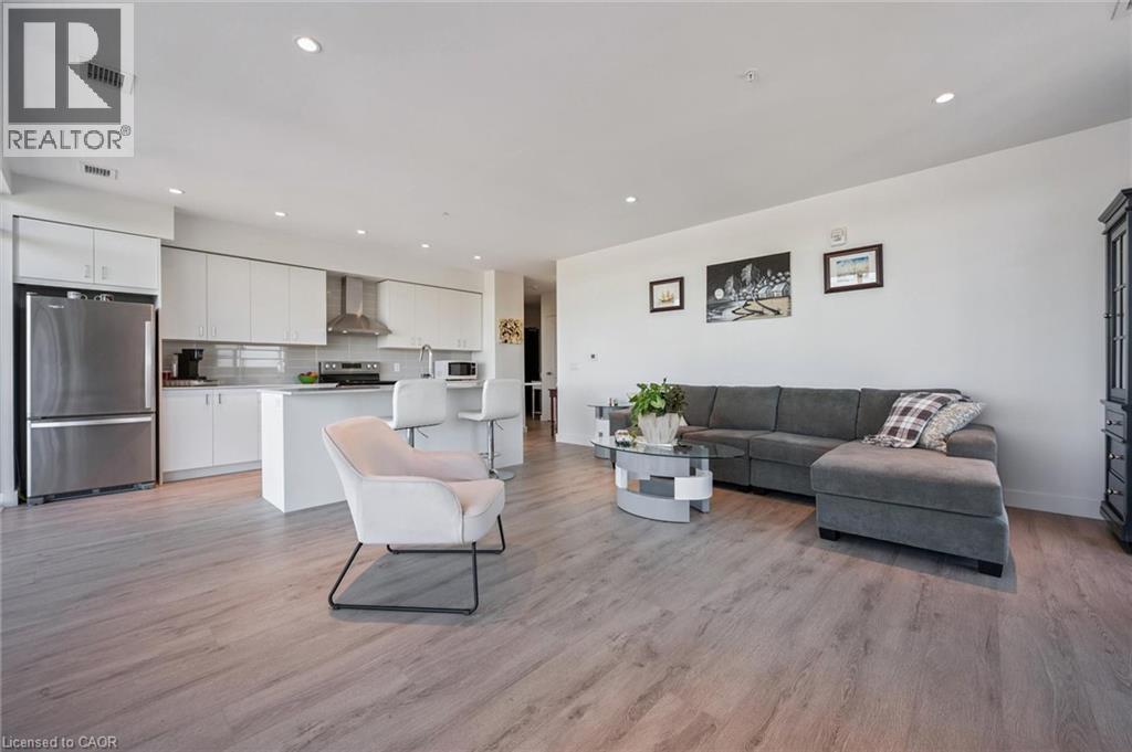 15 GLEBE Street Unit# 902