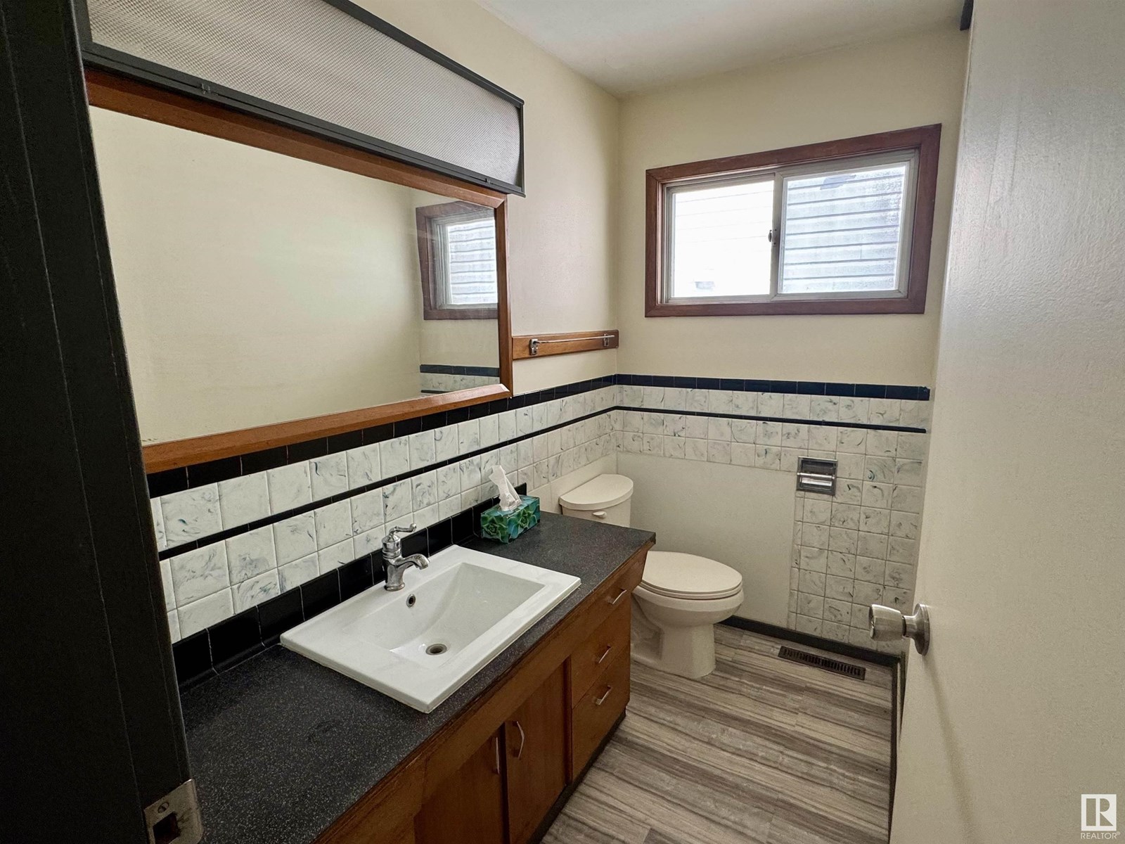 12312 82 ST NW