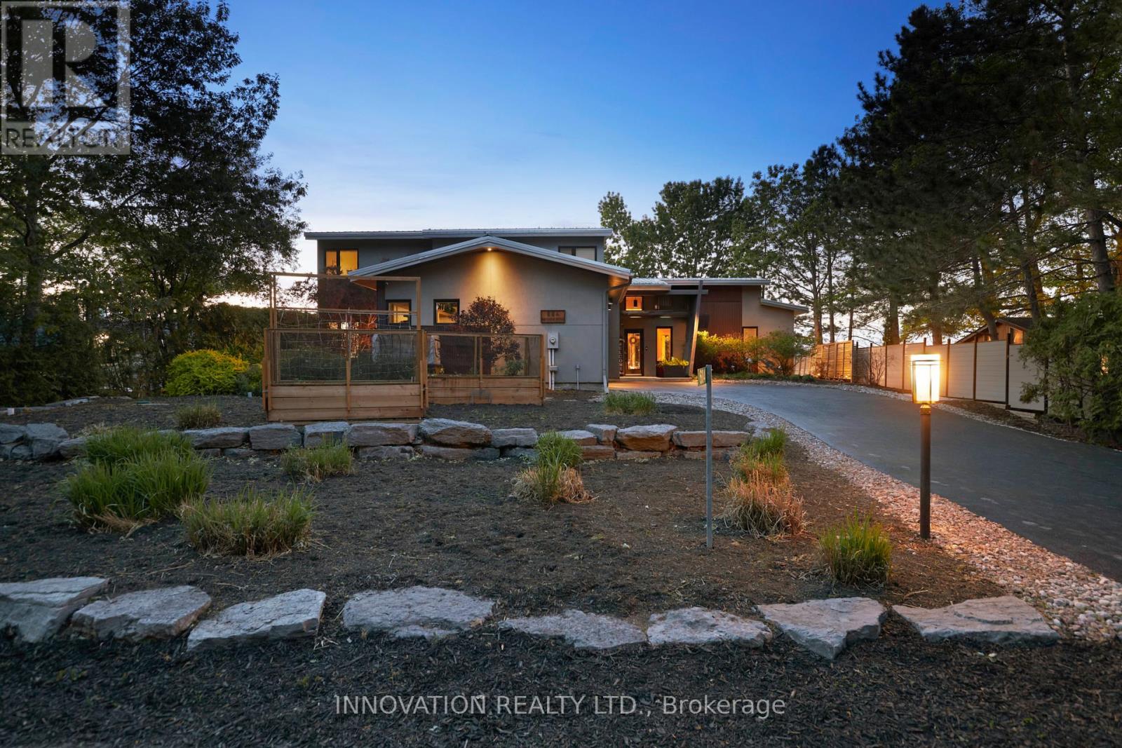 684 BAYVIEW DRIVE