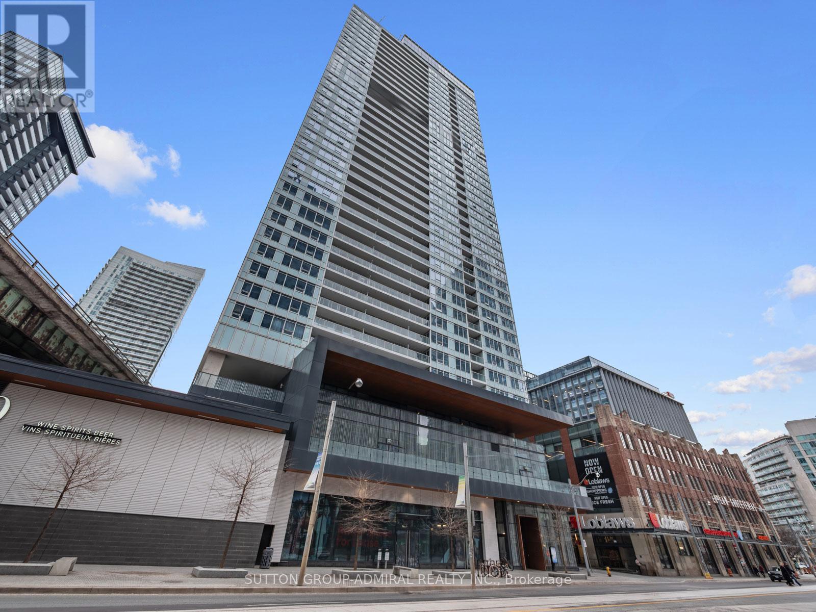 706 - 19 BATHURST STREET