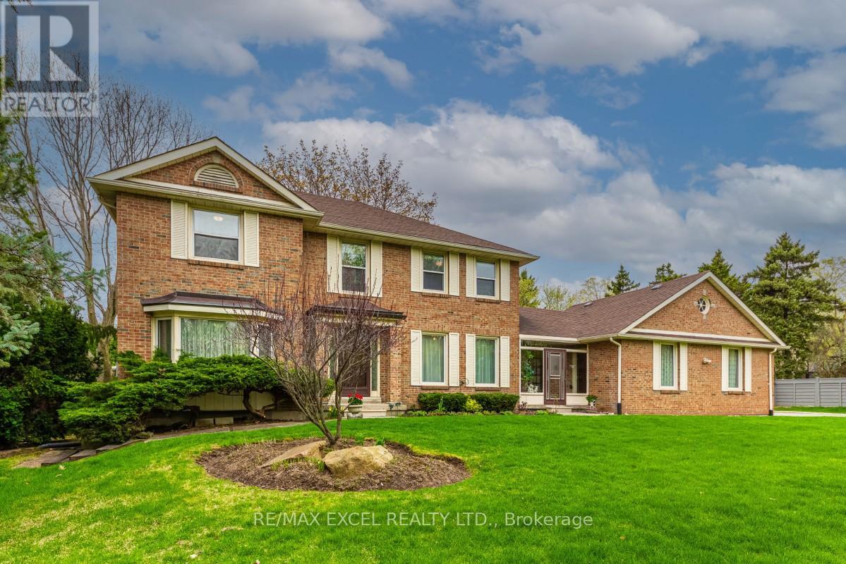 8 BOYD COURT