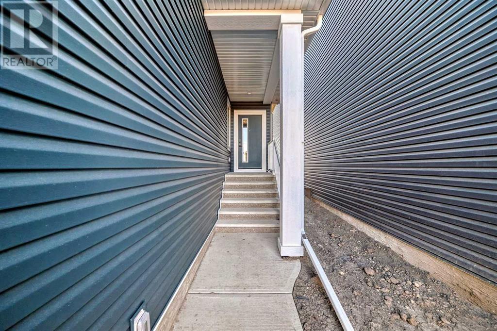 166 Amblehurst Way NW
