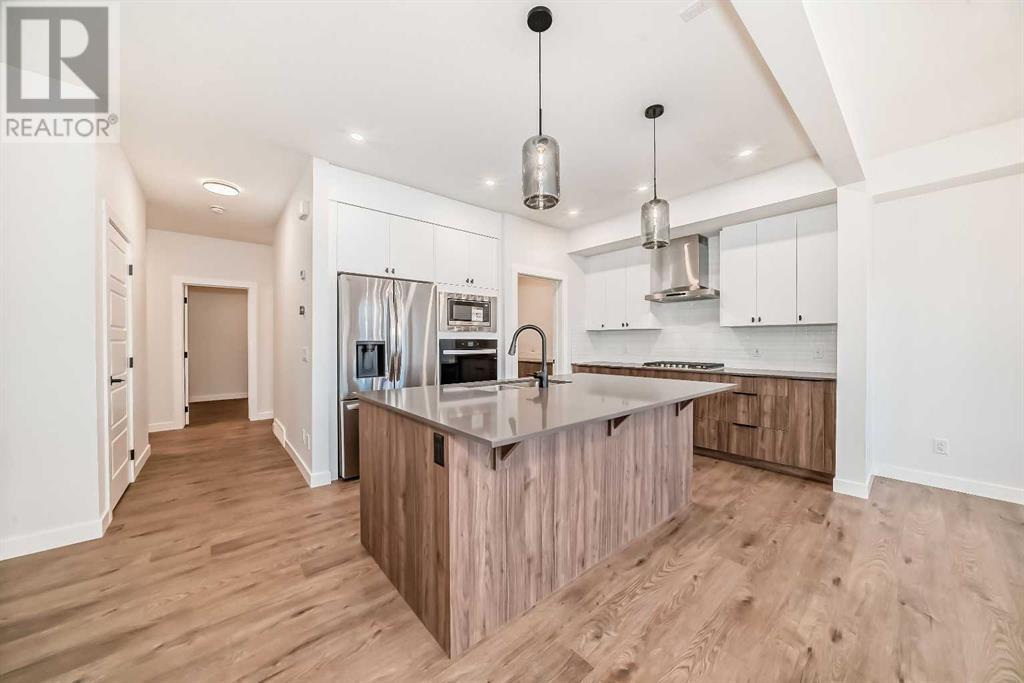 166 Amblehurst Way NW