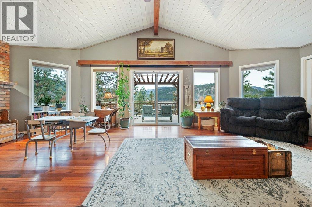 459 Johnson Crescent