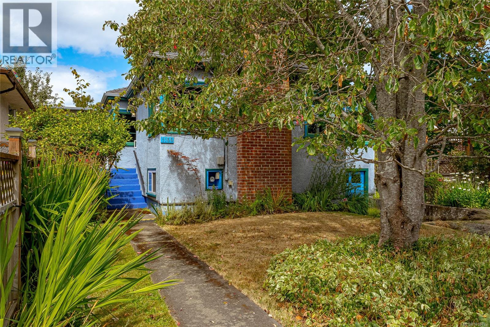 1166 Burdett Ave