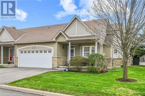 212 STONEHENGE Drive Unit# 10 Hamilton ON L9K1N5