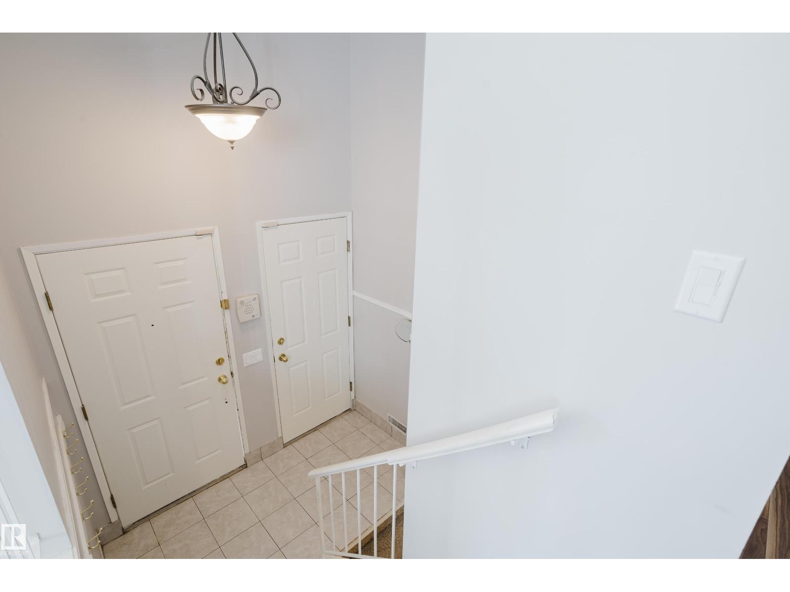 337 Pearson CR NW
