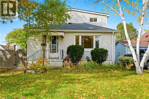 58 SEVEN OAKS Drive Hamilton ON L9A4E2