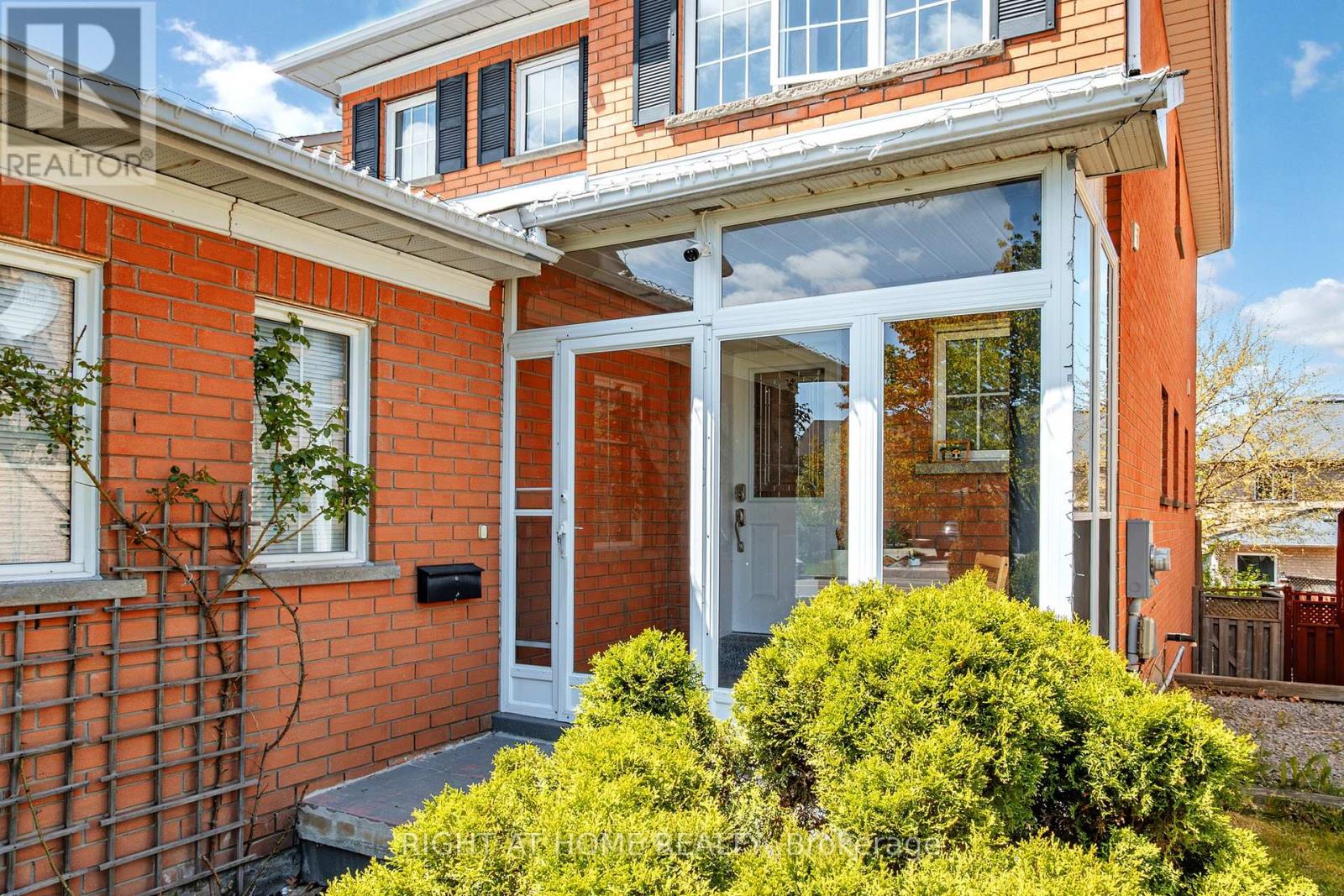 805 STONEHAVEN AVENUE